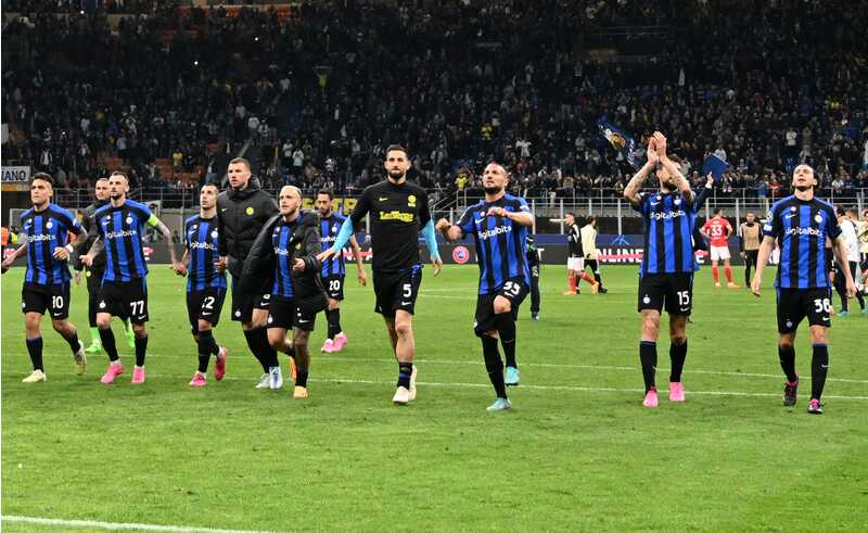 萨全队赛后 萨全队赛后